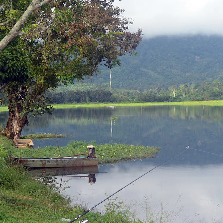 ikan-pekasam-rumah-sungai-lata-papan-mandi-kuak-hill-lenggong-tasik-raban-bot-resort